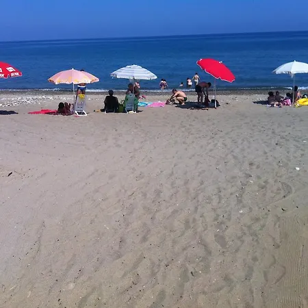 Paradise Beach Camera Mansardata Vicino Cefalu Piscina Aperta Penzion Campofelice Di Roccella