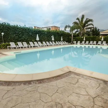 Paradise Mansardata Vicino Cefalu Piscina Aperta Campofelice Di Roccella