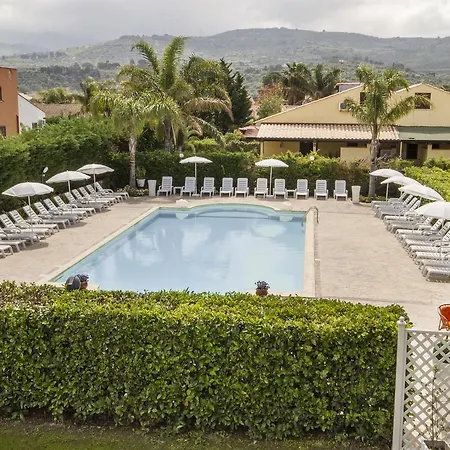 Paradise Mansardata Vicino Cefalu Piscina Aperta Penzion 3*